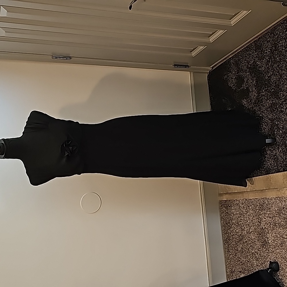Elegant black Jessica McClintock gown like new